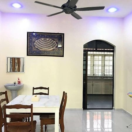 Family Homestay Куала-Тренгану Экстерьер фото