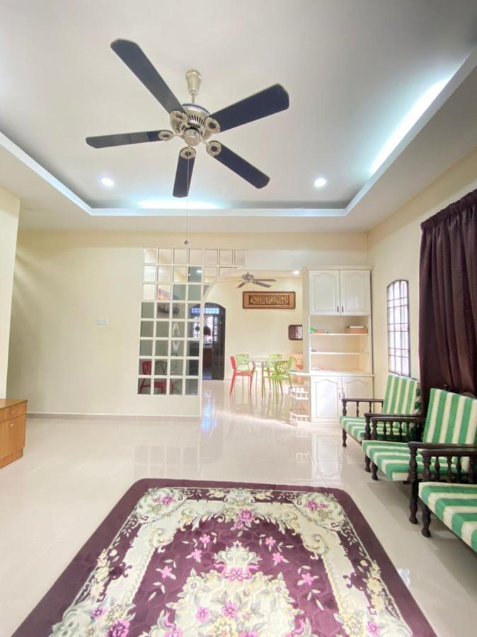 Family Homestay Куала-Тренгану Экстерьер фото