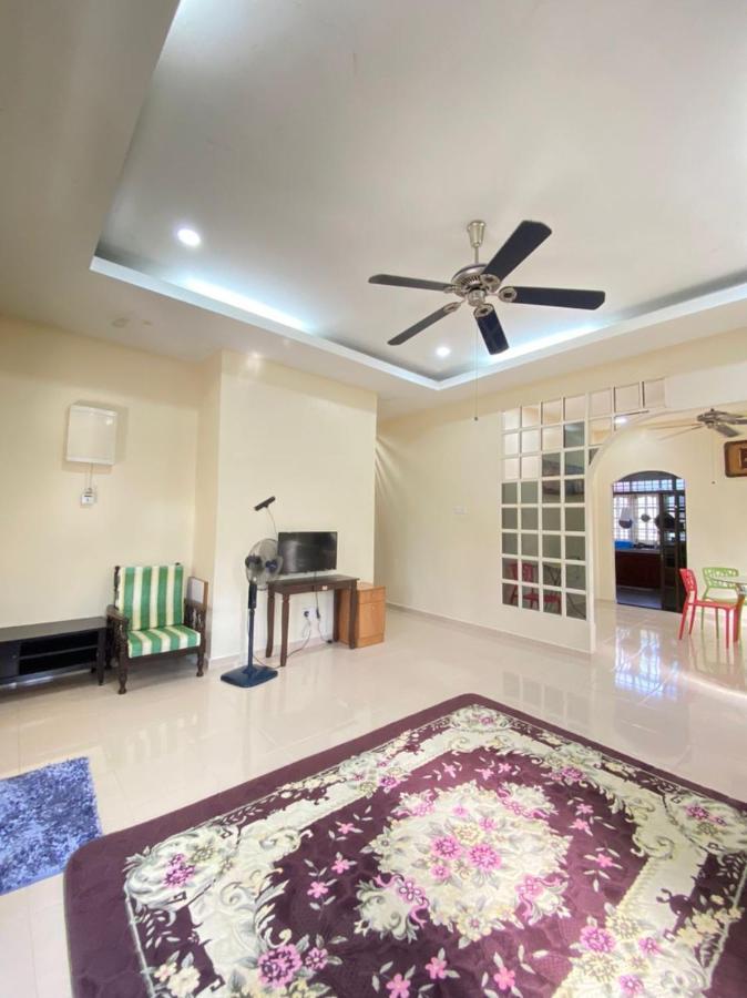 Family Homestay Куала-Тренгану Экстерьер фото