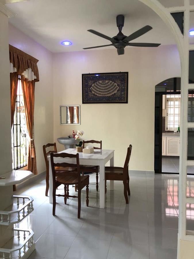 Family Homestay Куала-Тренгану Экстерьер фото